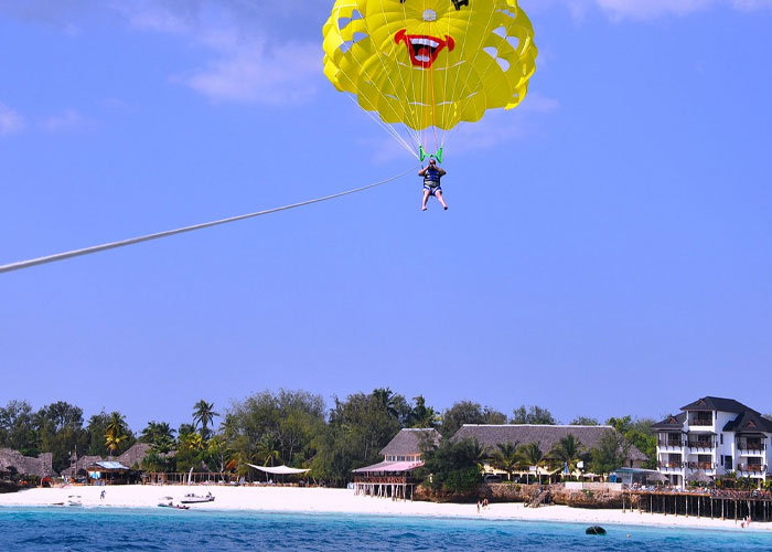 Parasailing & Flyboarding Zanzibar Tour